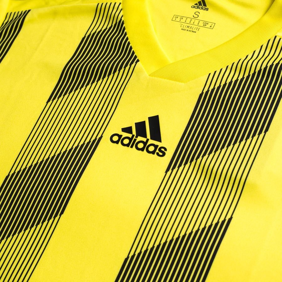 Adidas T shirt- DP3204 FA